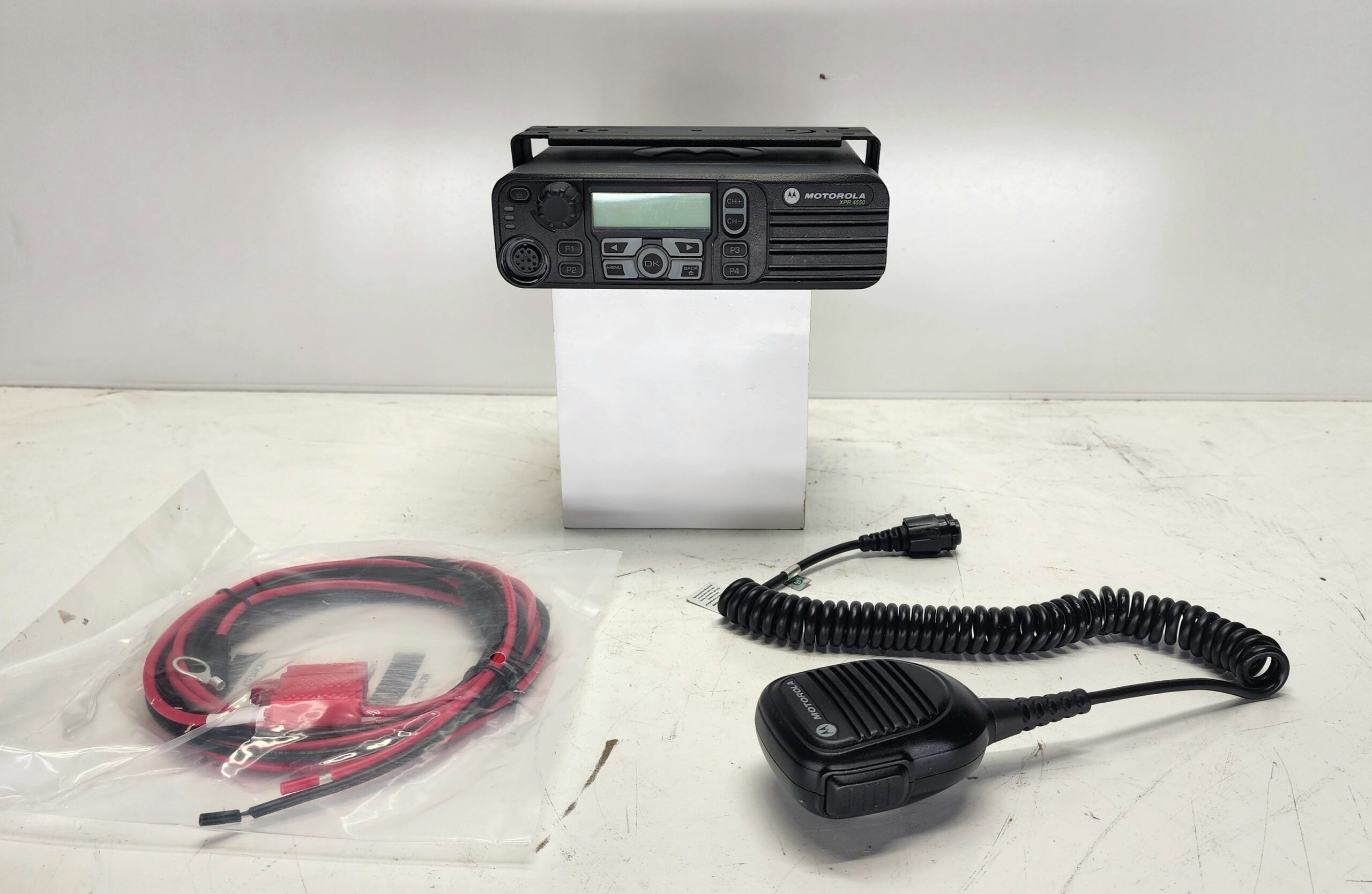 Motorola XPR4550 UHF Mobile Radio 403-470MHz 40W Digital Analog