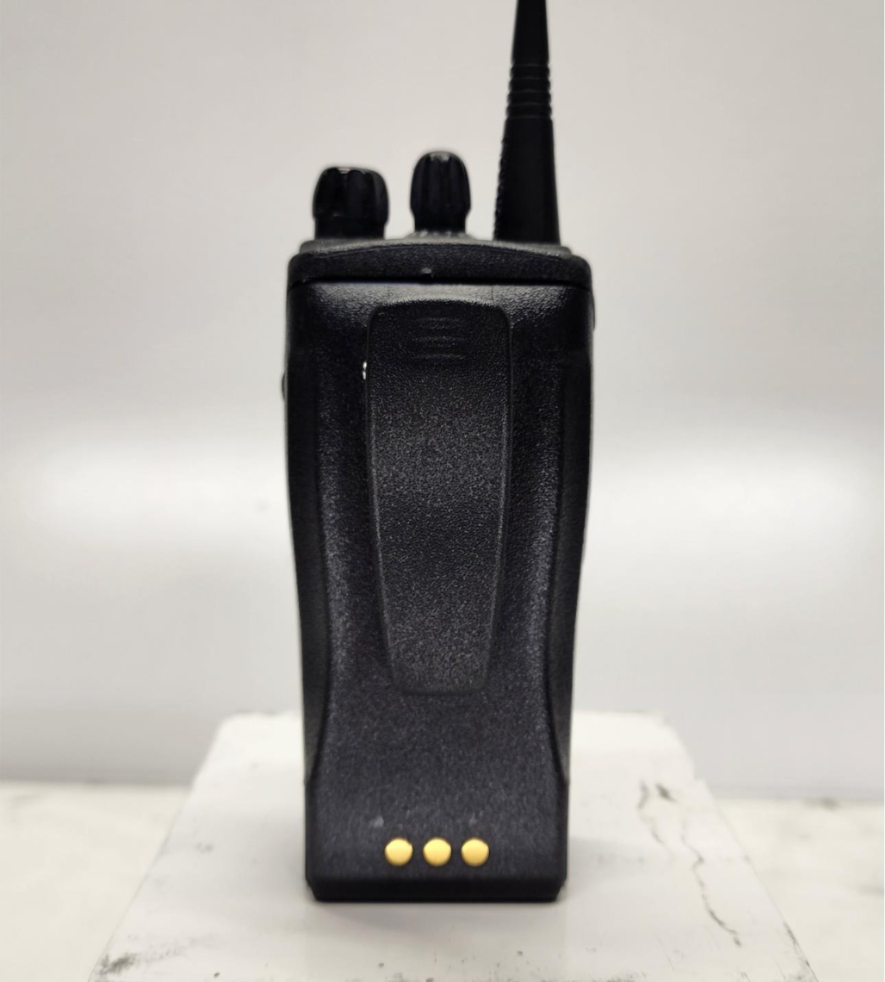 Motorola CP200 UHF 438-470 MHz 4 Channel 4 Watt Radio Kit