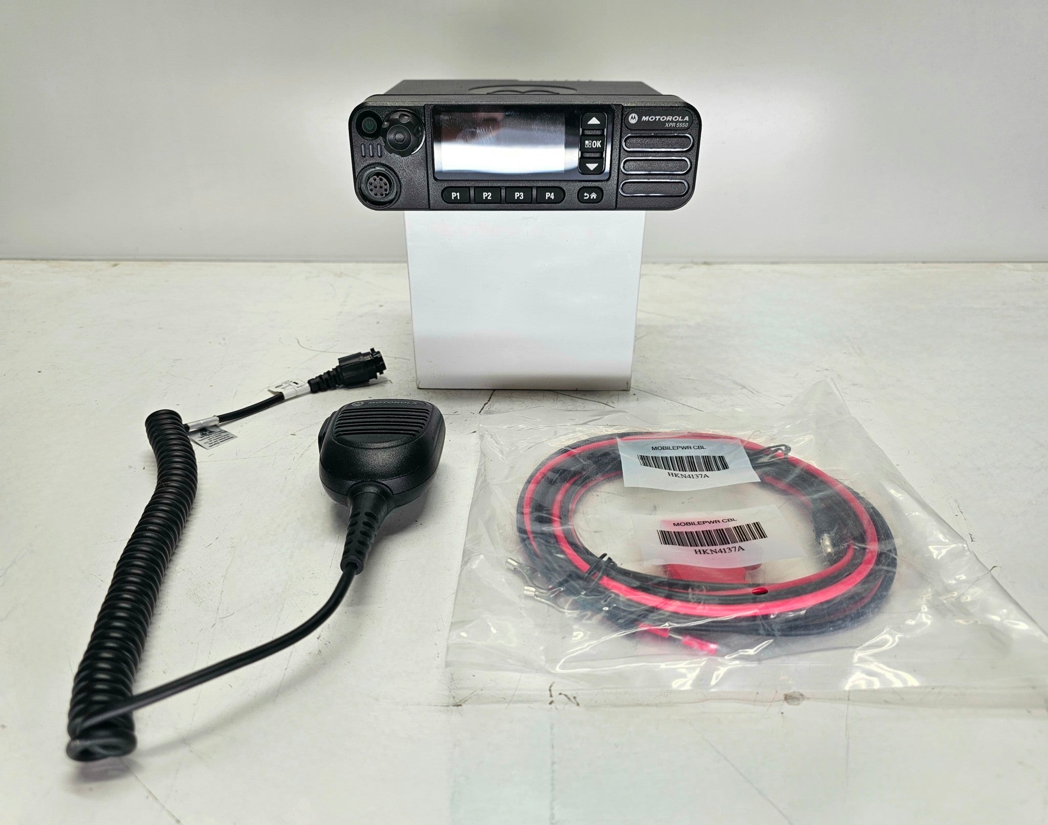 Motorola MotoTRBO XPR5550 UHF Mobile Radio 403-470 MHz 40W