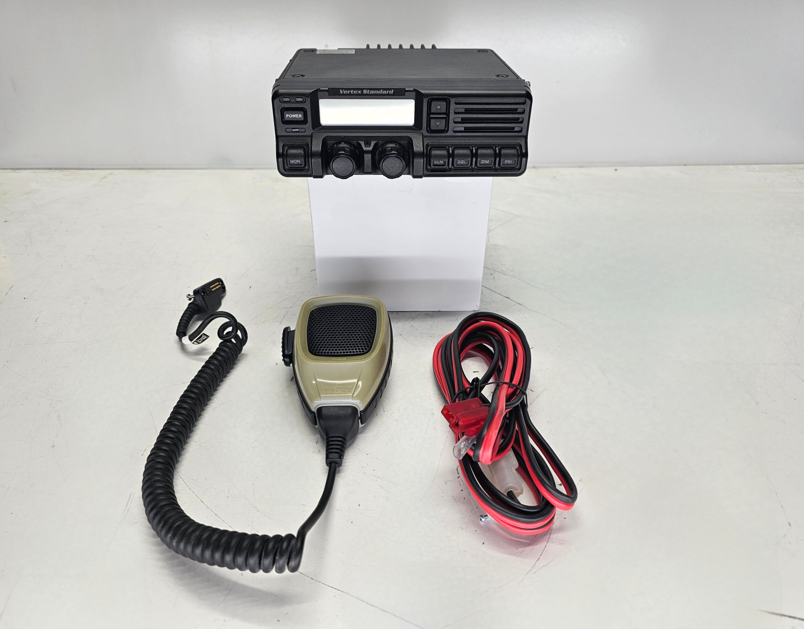 Vertex VX-4000-UD Mobile UHF Radio 40W 450-490MHz 250 Channels