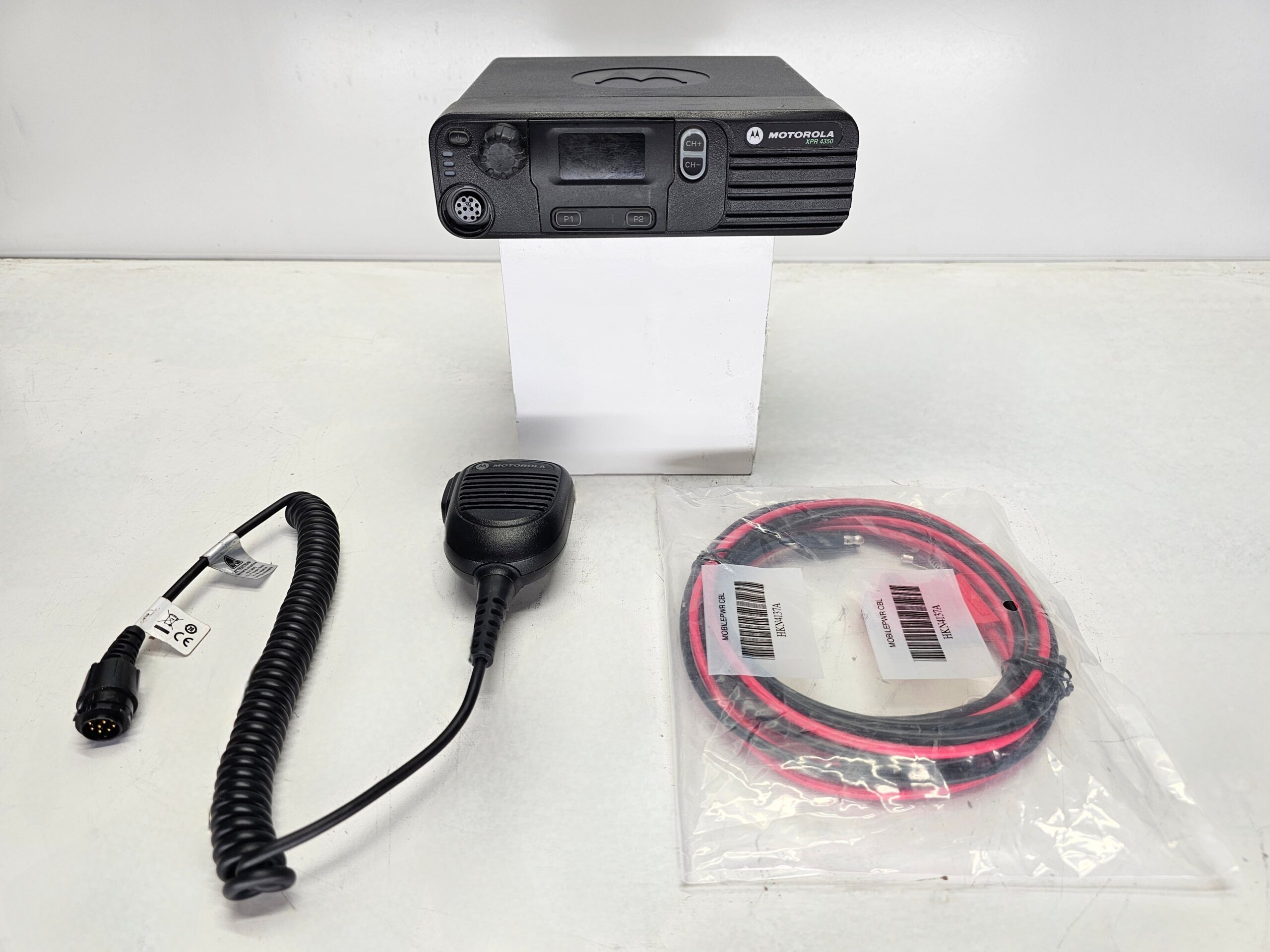 Motorola MotoTRBO XPR4350 UHF 403-470MHz 32-Channel 40W Digital Radio