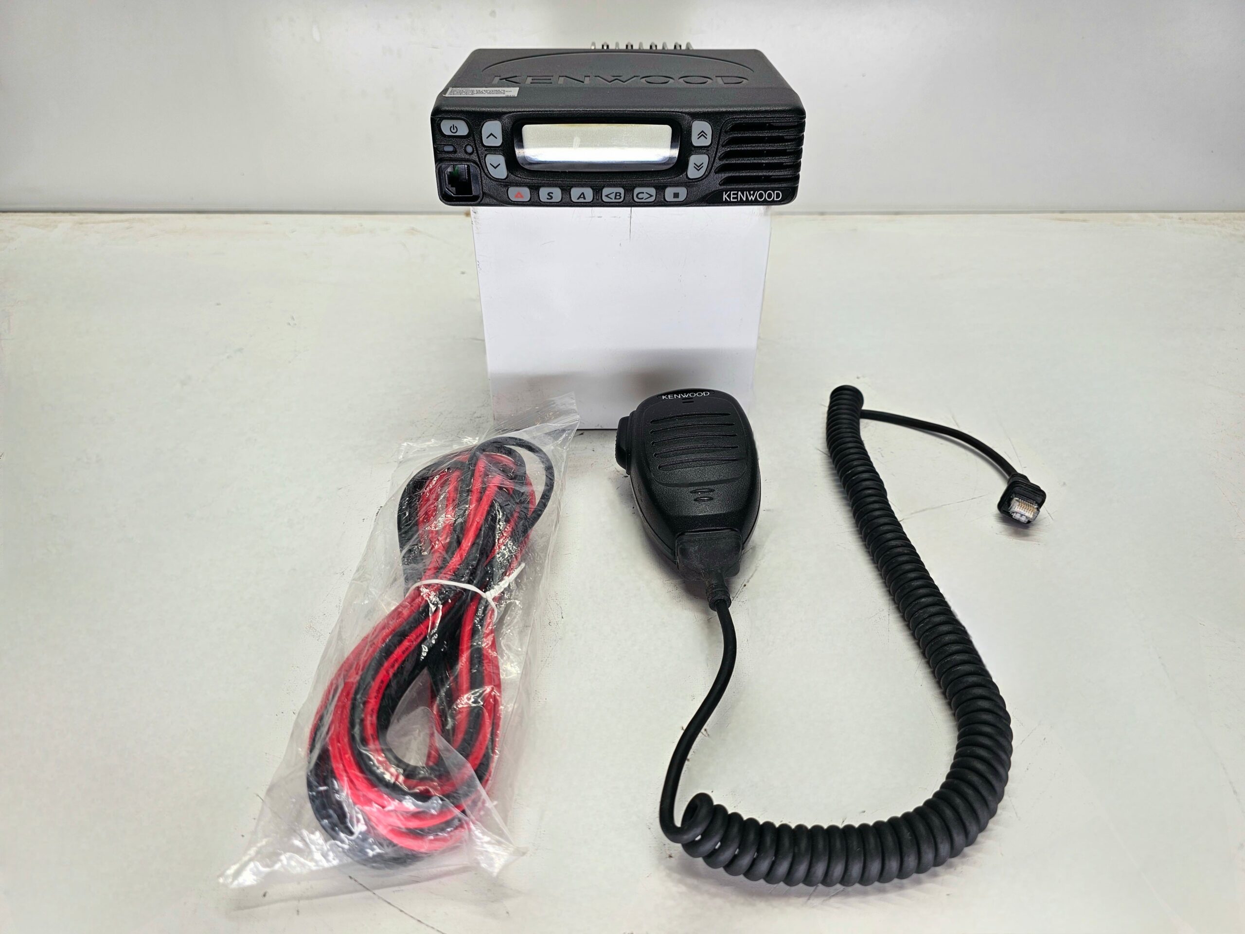 Kenwood TK-8360HU Mobile UHF Radio 128 Channels 450-520 MHz