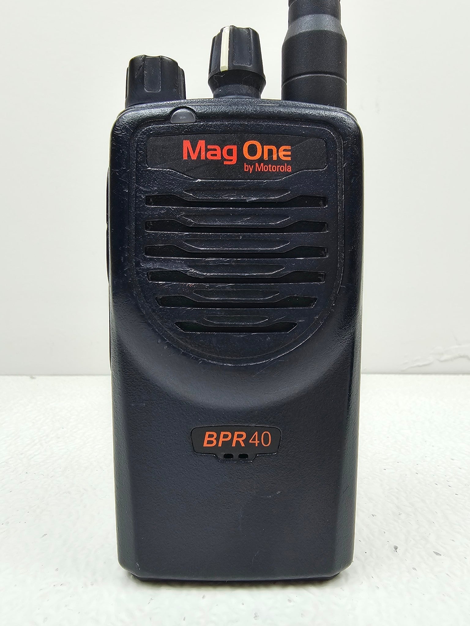 Motorola BPR40 MagOne UHF 450-470 MHz 8 Channel 4 Watt Radio