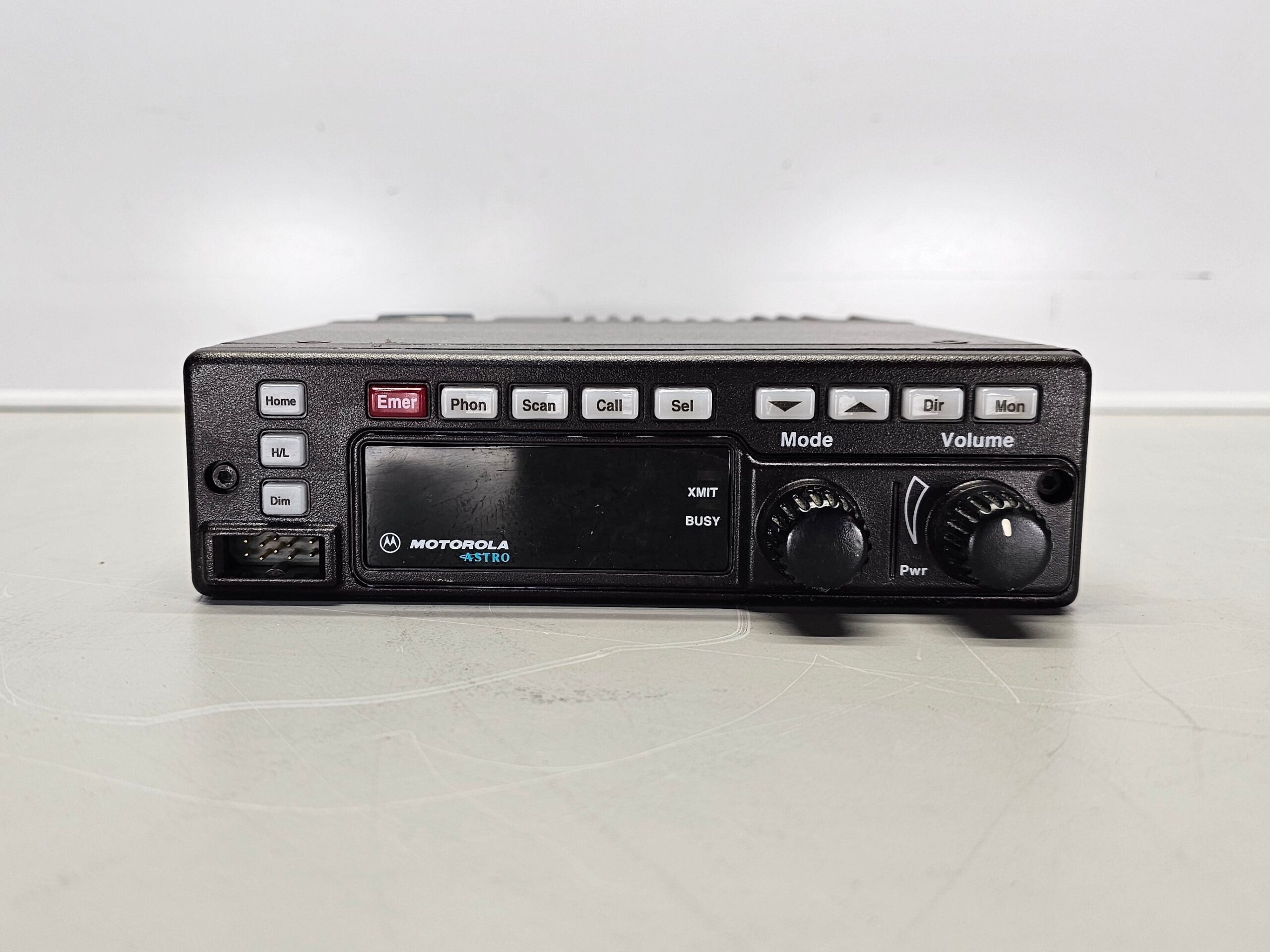 Motorola Astro Spectra Mobile Two-Way Radio UHF 128 Channel 40W