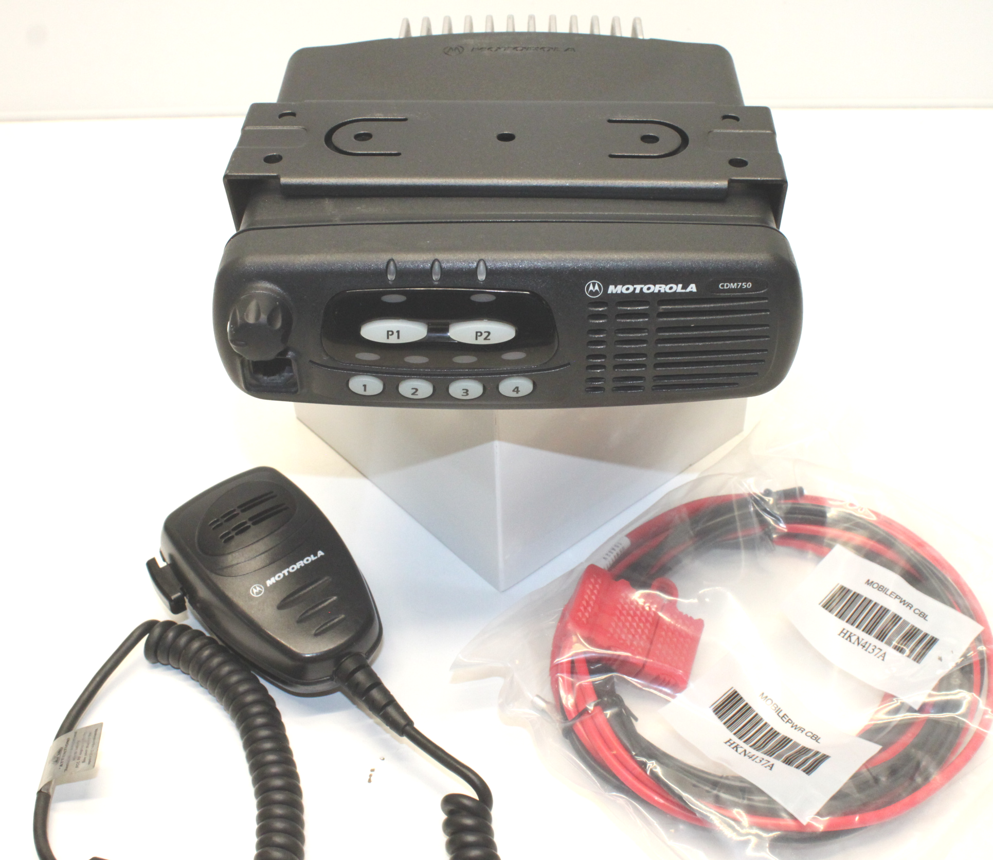 Motorola CDM750 UHF Mobile Radio 25W 403-470MHz 4-Channel