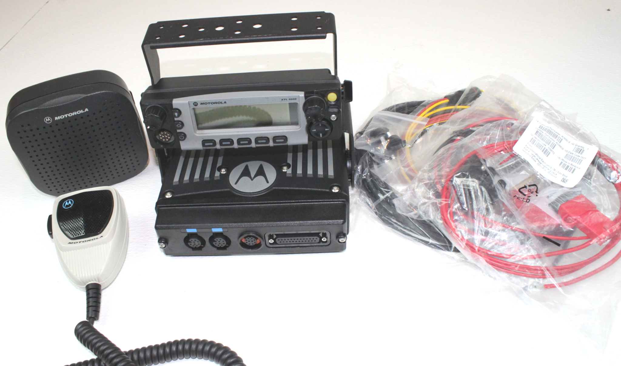 Motorola XTL5000 Mobile Radio 800MHz 35W Digital P25 Remote Mount